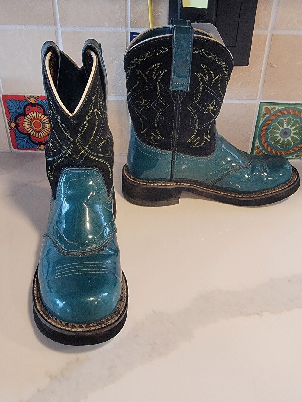 Ariat Fat Baby Women’s Black & Turquoise Sz. 7B Pull-On Boots